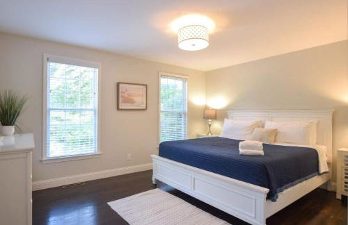 Newly Renovated Modern Pond Access - Foto 13