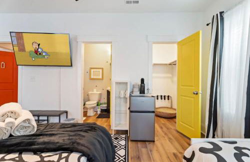 4BR Themed Stay Suite Near NC State Downtown Sleeps 10 - Foto 21
