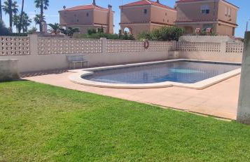 Precioso Duplex a orilla del mar y con piscina - Foto 16