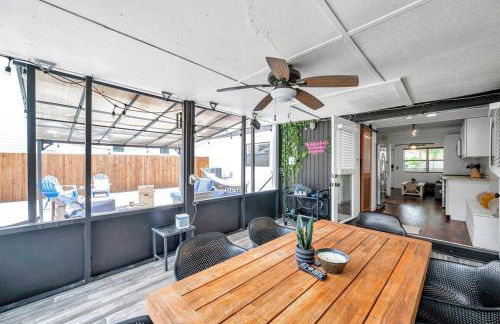 Close to downtown& beach- pool, porch, fenced yard - Foto 8