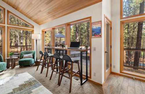 Treehouse Cabin Hot Tub Sauna Game Room - Foto 26