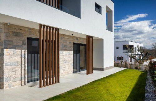 Villa Levita with Pool - Photo 9