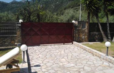 Red Villa - Photo 4