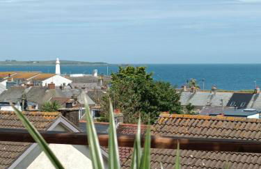 Cosy Coastal Escape with Seaview Terrace - Foto 11