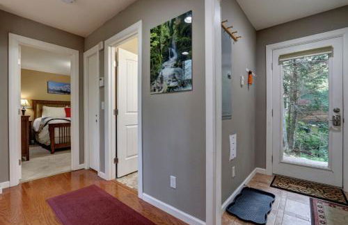 Hanging Glacier Chalet - Photo 17