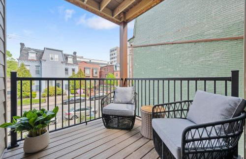 PFR Suites - Highland, 3BR 2BA Shadyside Condo, 2 Decks and Off-Street Parking - Foto 30
