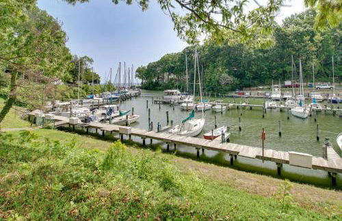 Walk to Beach Charming Maryland Home with Yard! - Foto 29