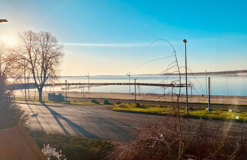 gemütliche Ferienwohnungen direkt am Goitzschesee, Platz für die ganze Familie, Haustiere sind Willkommen - Foto 12