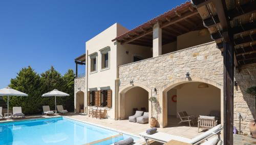 Ilys Home, a Country-chic Retreat with Pool & BBQ, By ThinkVilla - Foto 4, sunbed