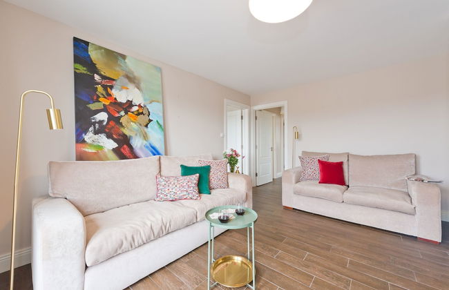 Broc House Suites - Photo 8