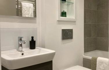 Richmond High Street Retreat – Station Steps Away - Foto 7