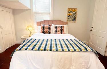 Uptown Colorful Cottage by the Riverwalk - Foto 23