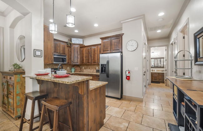 Poolside Retreat Directly Across From Pool! - Foto 10