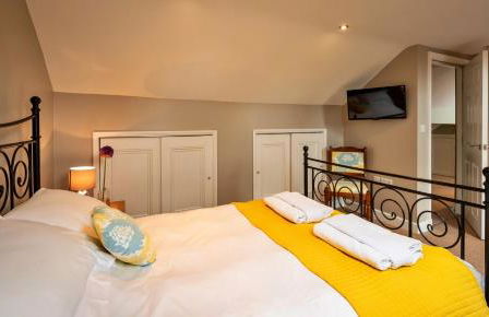 Finest Retreats - The Old Post Office Apartment 3 - Photo 10