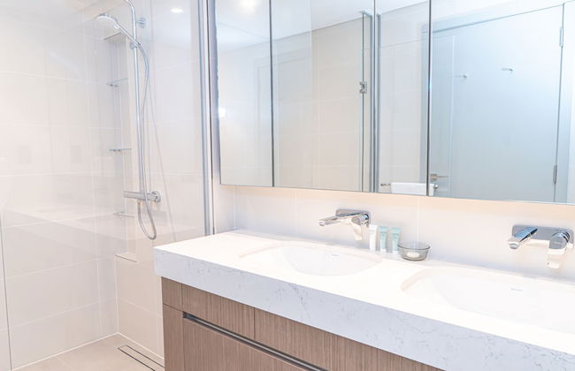 YOUR STAY Apartments Luxury Beachfront Living - Photo 35