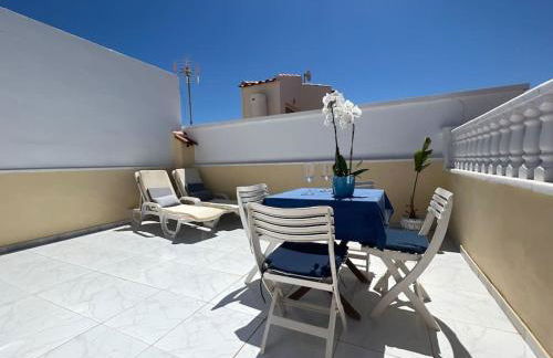 Sunny, South-Facing & Welcoming - Foto 13