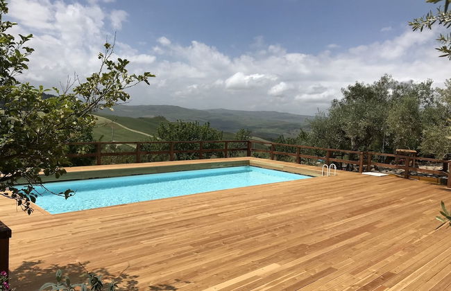 Villa in Alia With Pool & Olive Views - Photo 1