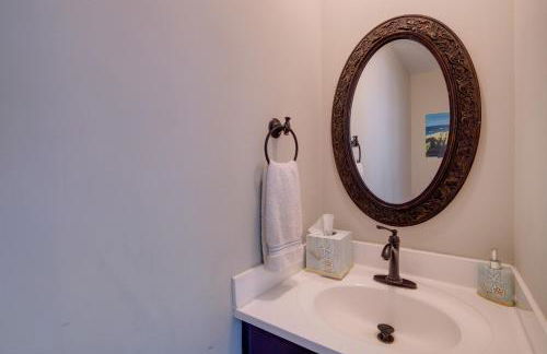 Spacious and Serene Lake Ridge Retreat with Game Room! - Foto 11