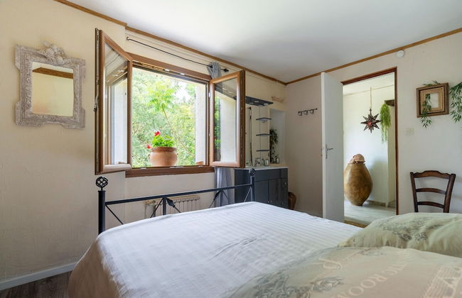 Majestic Holiday Home in Laroque With hot tub - Foto 10