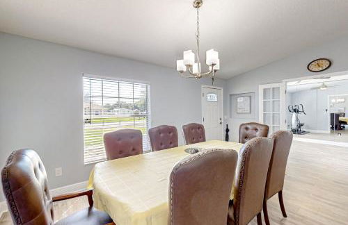 Poolside Oasis! Family-Friendly Summerfield Escape - Foto 10