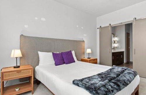 Cozysuites PHX RORO Gym Pool Pets Parking #12 - Photo 11