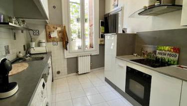 Magnifique T3 au Centre Ville - Immeuble particulier - Foto 5, stove, dishwasher