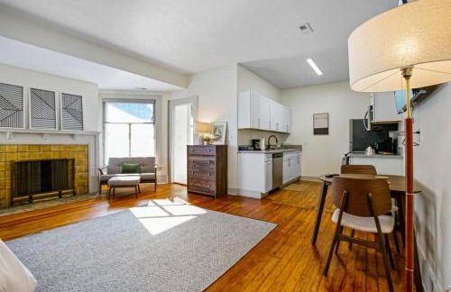 Cozy Victorian Studio Steps from Cleveland Clinic - Foto 9