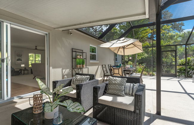 Lilac Mid-century Pool Home - Foto 13