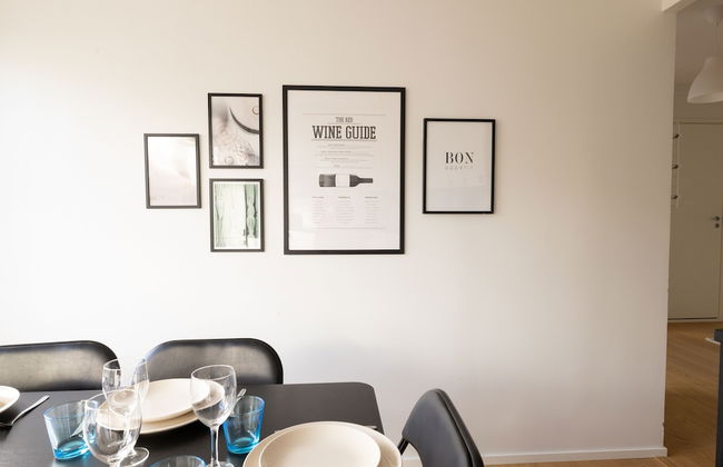 2ndhomes Modern & Cozy 2BR Apt w Balcony - Foto 9