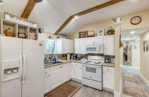 StockYards! Less than 4 minutes-Sleeps 8-Lee House - Foto 54