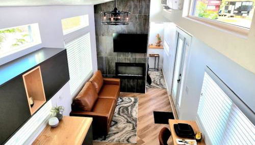 Designer Modern Tiny Home w All of The Amenities - Foto 2