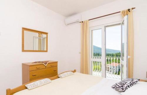 Villa Dalmatian Gem - Two-Bedroom Villa with Terrace and Swimming Pool - Photo 16