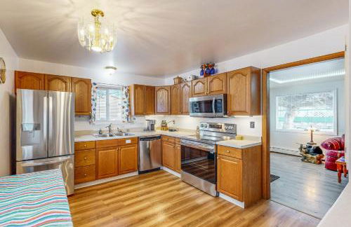 Families with Dogs! Alaskan Basecamp Near Mountains - Photo 4