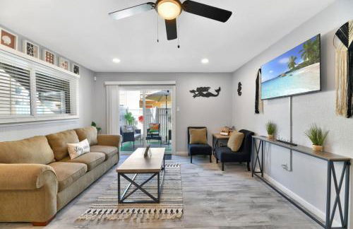 Stay Awhile Condo Minutes to Beach with Pool - Foto 2