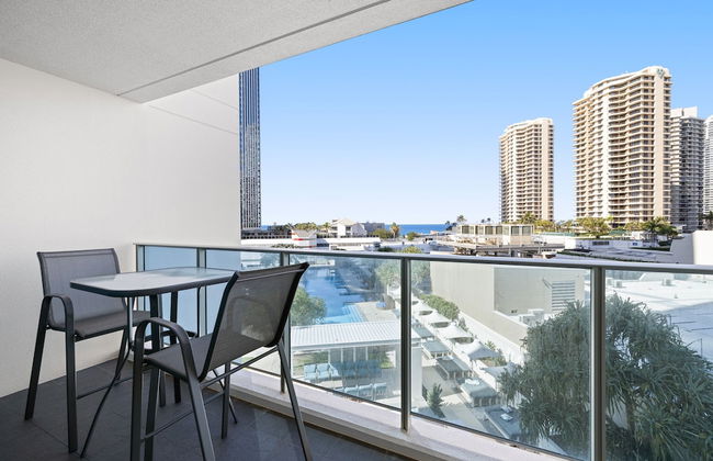 Pool and Ocean Views at the H-Residences - Foto 30