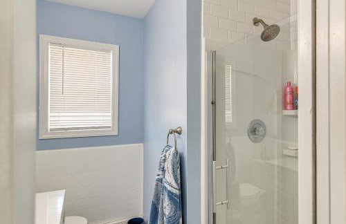 Bayfront Home with Boat Dock and Deck in Forked River - Foto 18