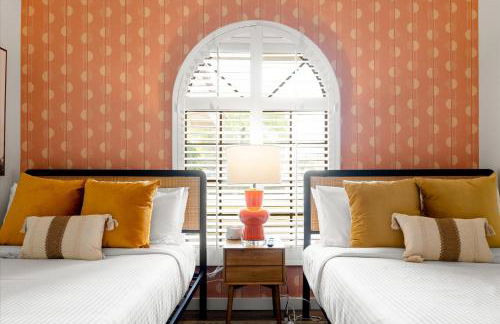 Lazy River Luxe 6 BR Sleeps 16 Pickleball Hot Tub - Foto 43