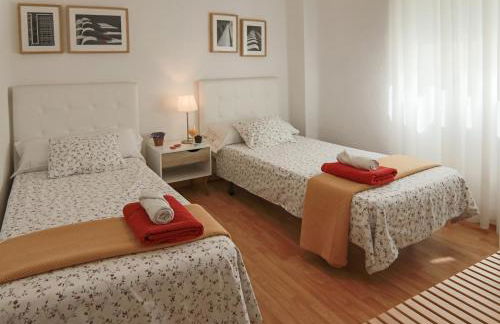 LUMINOSO. COMODO. ACOGEDOR. WIFI. Junto a AVE - Photo 32