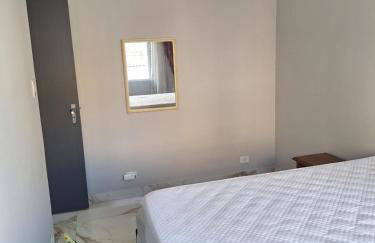 Apartamento com Estacionamento, Wi-Fi, Ar condicionado a 300 metros da Praia da Enseada no Guarujá. - Foto 59