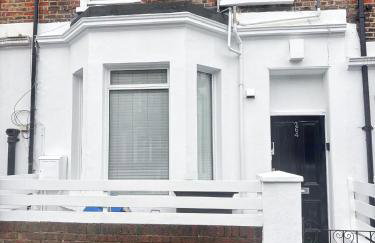 Promo Rate - Queens Park Apt with Garden near Notting Hill & Little Venice by Staylio - Foto 11