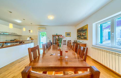 Villa Roglić with Pool and Outdoor Sports Area - Tennis, Mini Golf - Foto 11