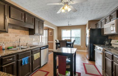 6BR Home • Spacious Yard + Grill • Peaceful Suburb - Foto 22