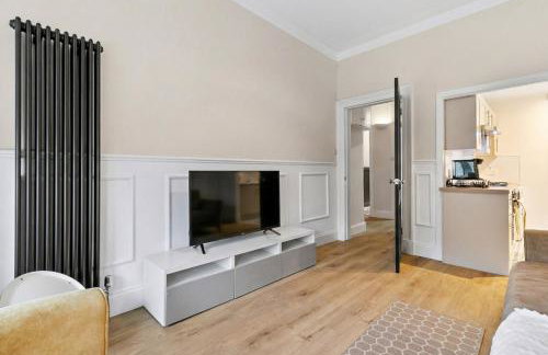 Free Parking - Sleeps 2 - 1 Bed Tenement - Renfrew - Foto 15