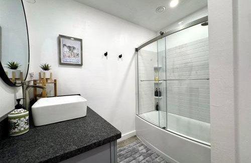 Cozy Cabin w Private Hot Tub and Fire Pit - Foto 21