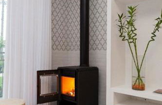 Aconchego na Serra com Lareira e Piscina aquecida 4min Centro - Photo 5