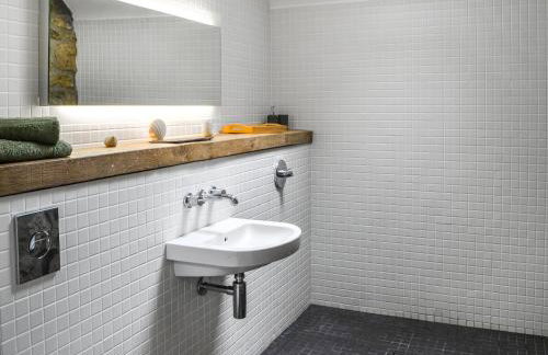 The Haining - Foto 18