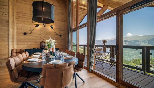 Luxury Penthouse - Panoramic Views, Walkway Balcony, Private Floor - Photo 5