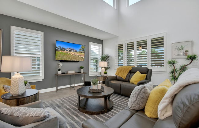 Soaring 2-level Point Venture Home on Lake Travis - Foto 1