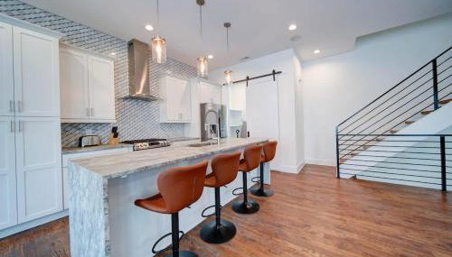 Modern Rooftop Townhome w Hot Tub & Skyline Views - Foto 4