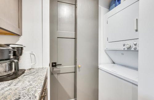 Patio and Dillon Reservoir Views Chic Frisco Condo! - Foto 12